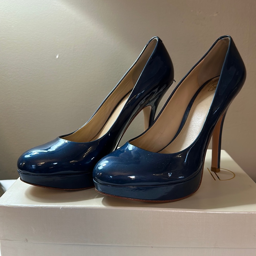 Joan & David navy blue pumps, size 8.5, 4 3/4 heal